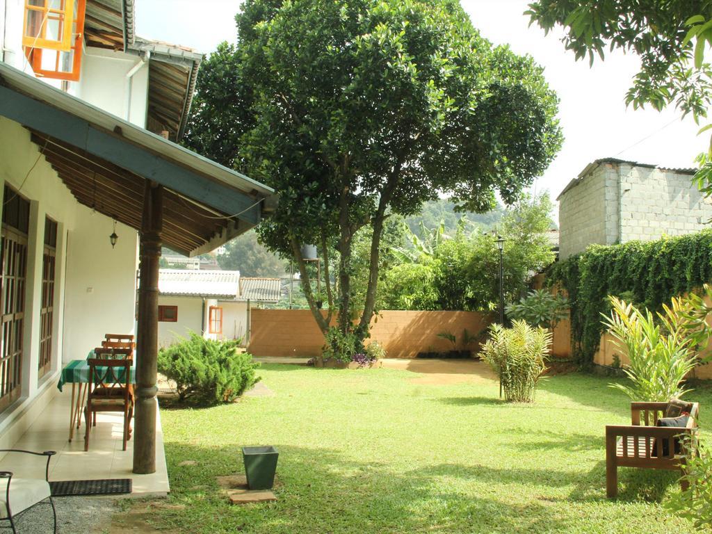 Homestay Garden Rest Kandy Bagian luar foto